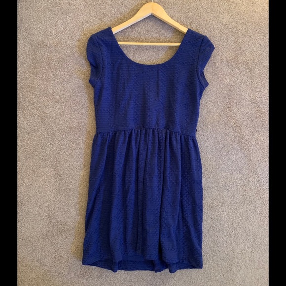 Lily Rose Dress - Picture 2 of 8